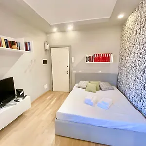 https://viale-umbria-white-and-cosy-studio.it-lombardy.com