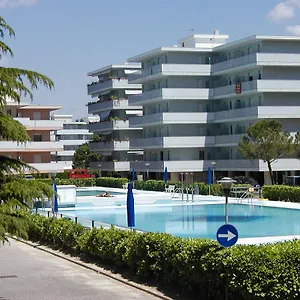  Apartmán Valbella Con Piscina Itálie